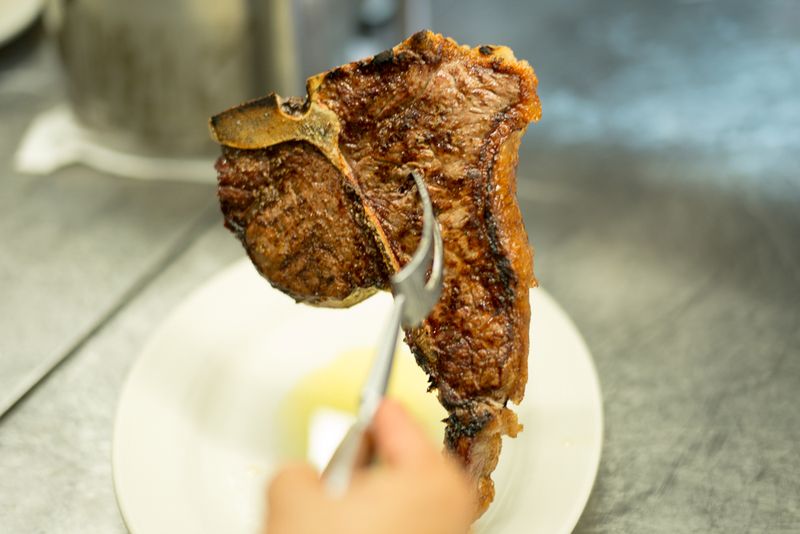 SLICE-1-peter-luger-porterhouse-new-york.0